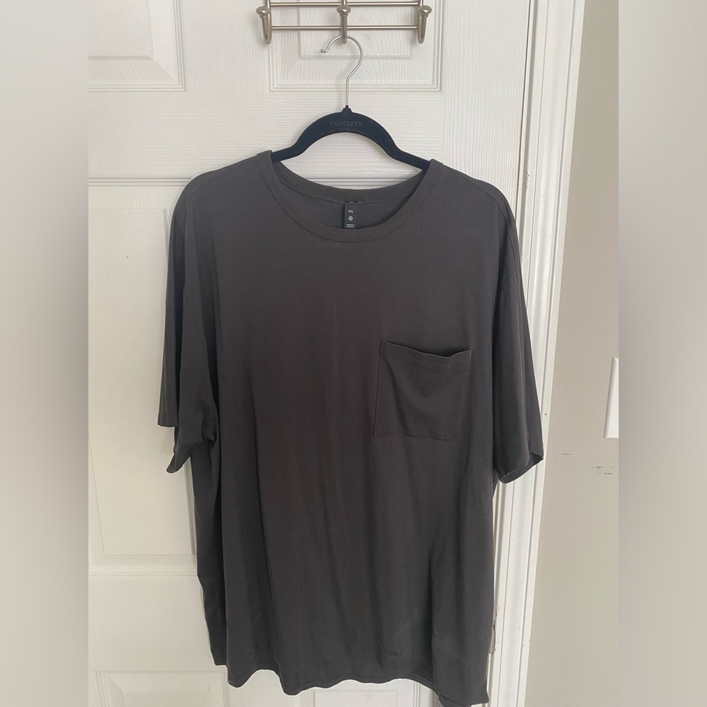 Lululemon Fundamental pocket T-shirt. Graphite grey. Size XXL. NEW, never worn